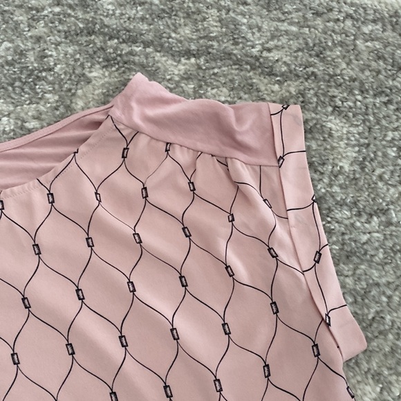 NWOT RW&CO mixed media cap sleeve top - Picture 3 of 8